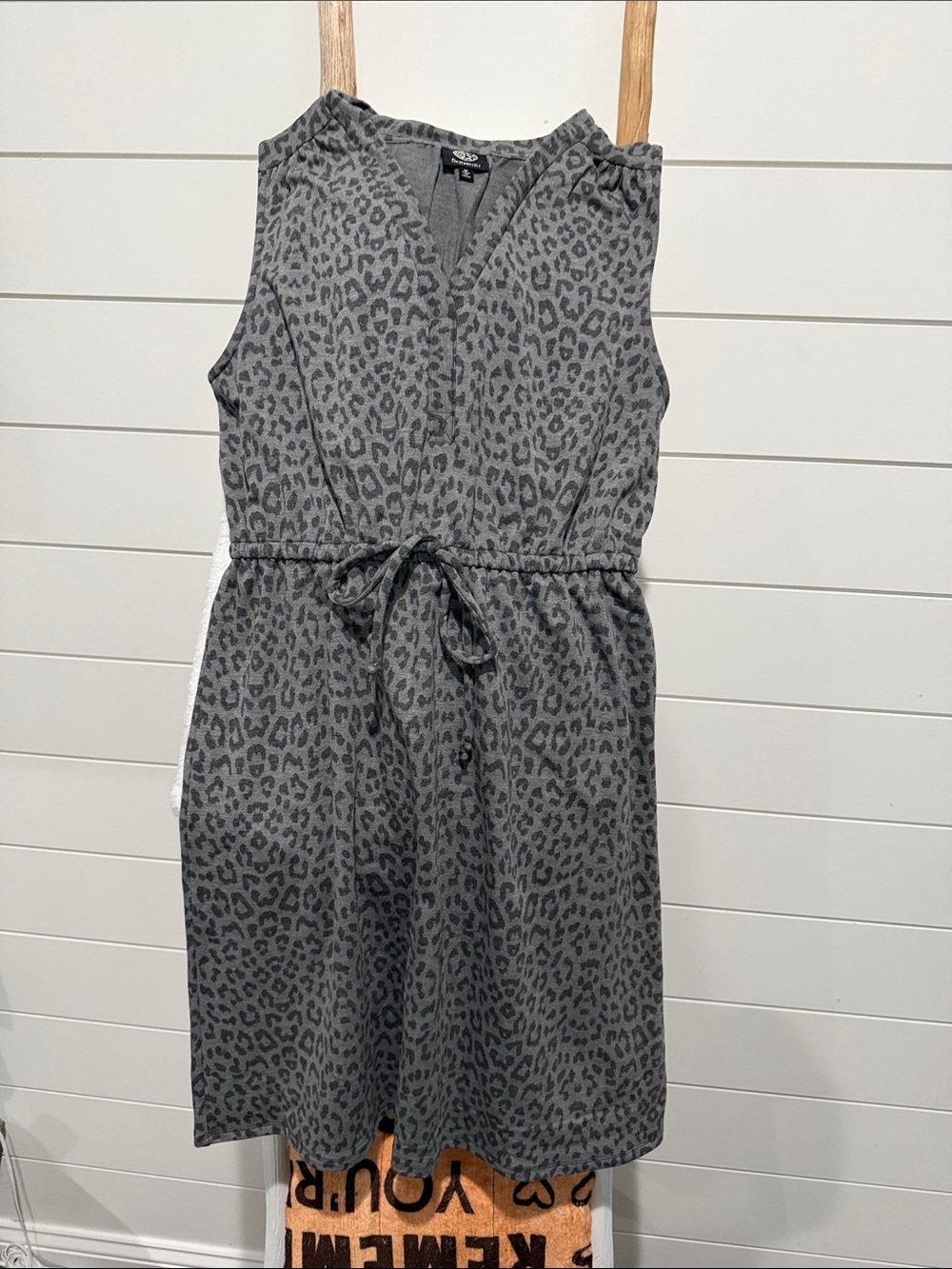 bobeau Gray Leopard Print Sleeveless Tie-Waist Midi Dress
